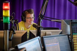 adrienne huizr achter mic kleur